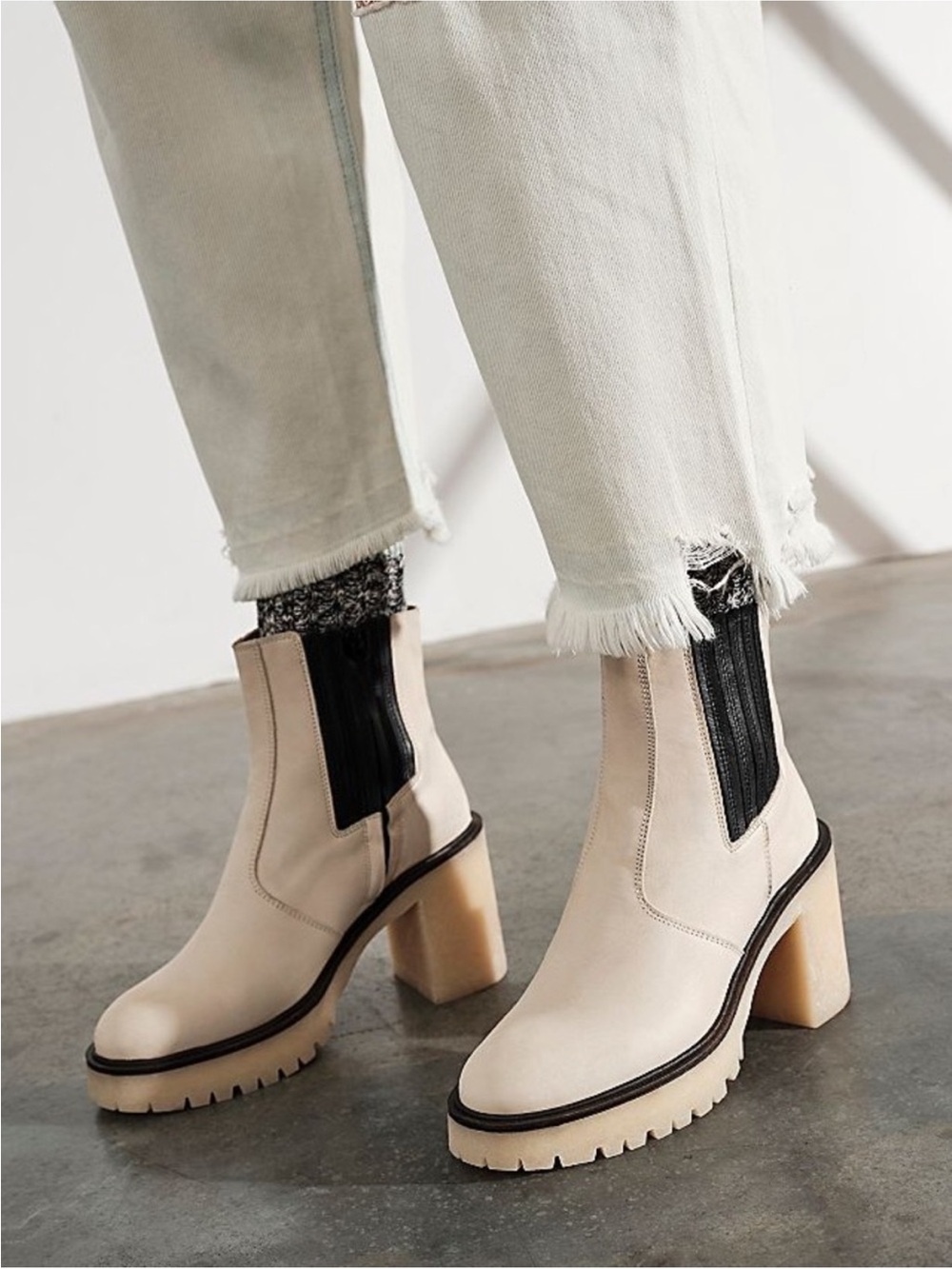 Free People James Chelsea Boot Chunky Lug Heel White Leather Size EU 37.5 boho